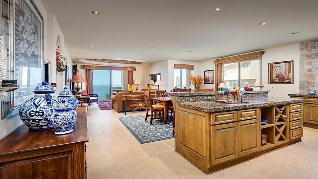 Luxury Condo Bella Sirena 805 C , Sandy Beach - 3