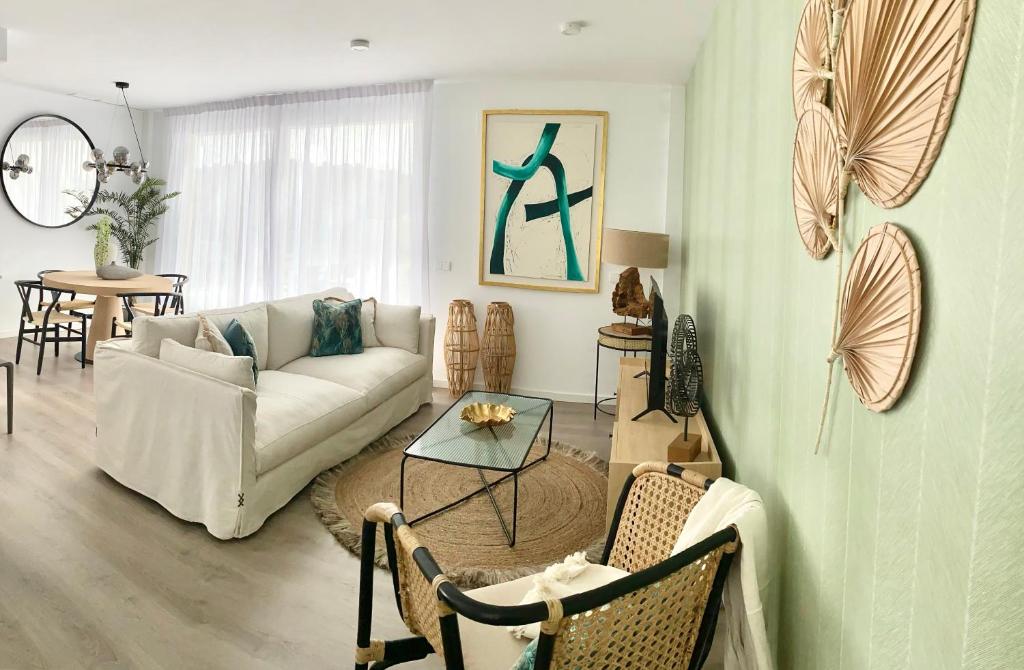 Estepona Penthouse Apartment with 132m2 terrace - 2