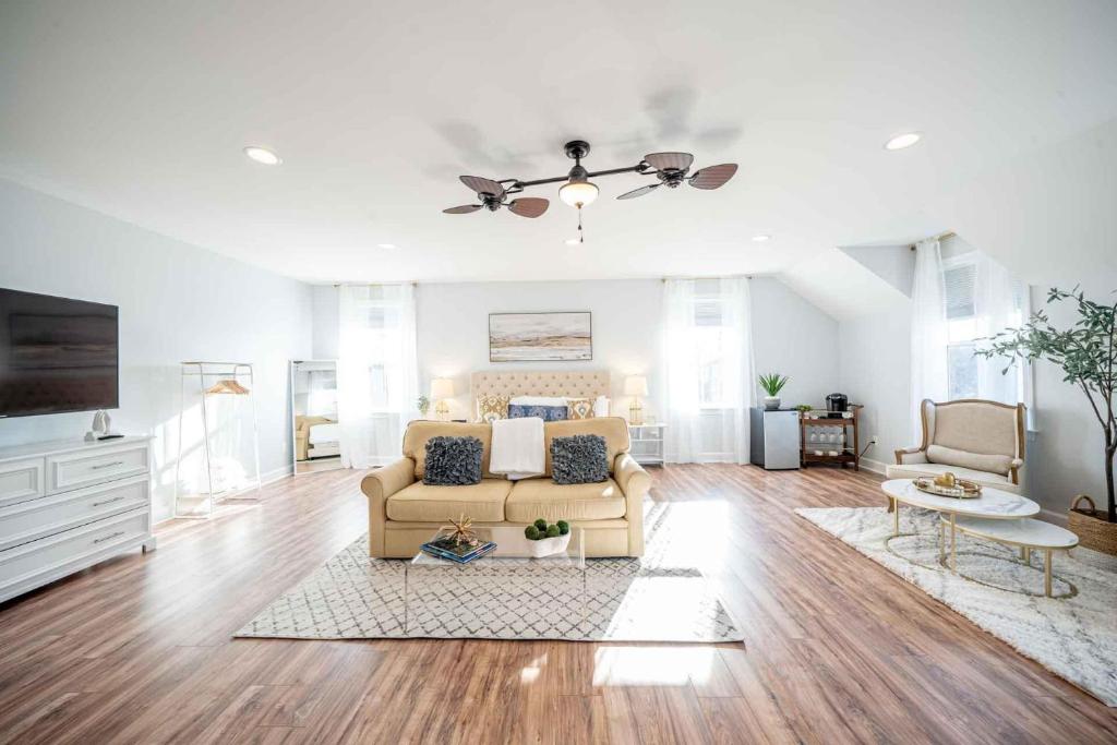 Delta Carriage House