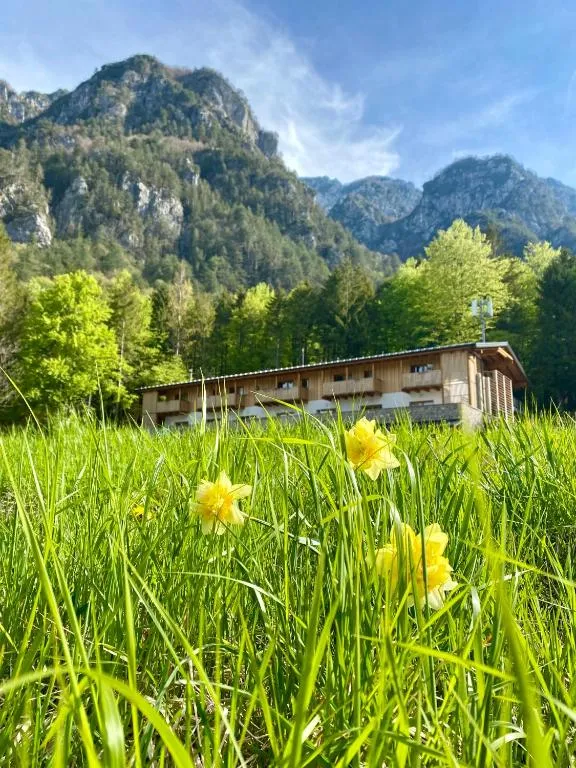 Rifugio Pian dei Ciclamini, hotel in Lusevera