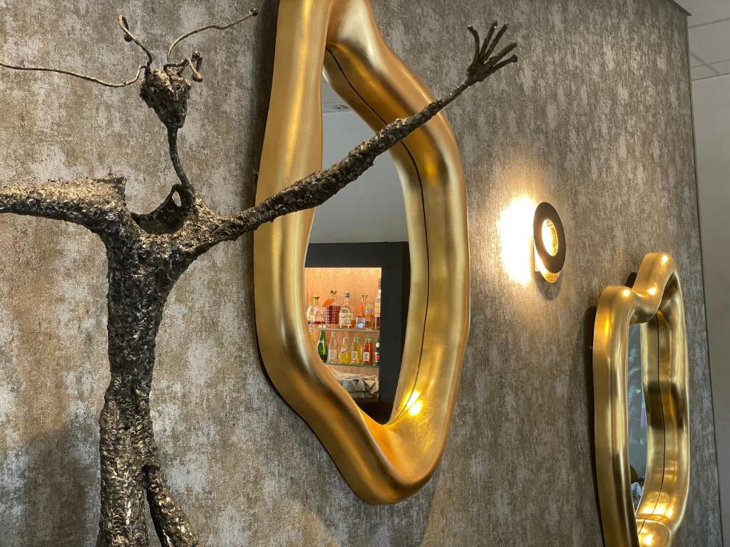 Shared lounge/TV area