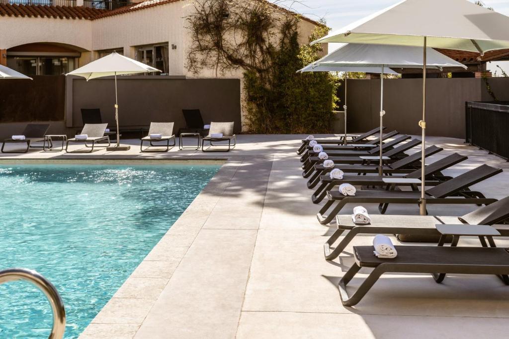 スイミングプール