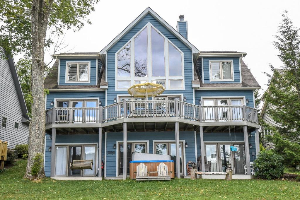 At Lakes Edge, McHenry