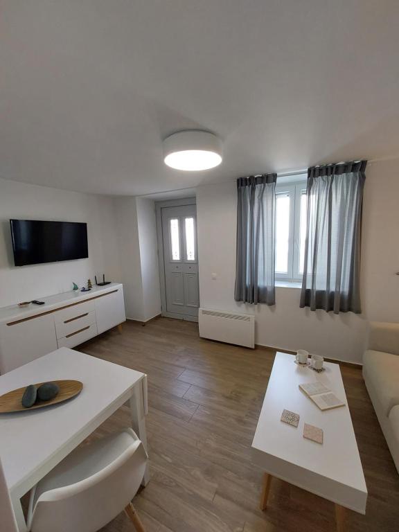 Sweet & Cosy Αpartment in Chora's old town, Andros