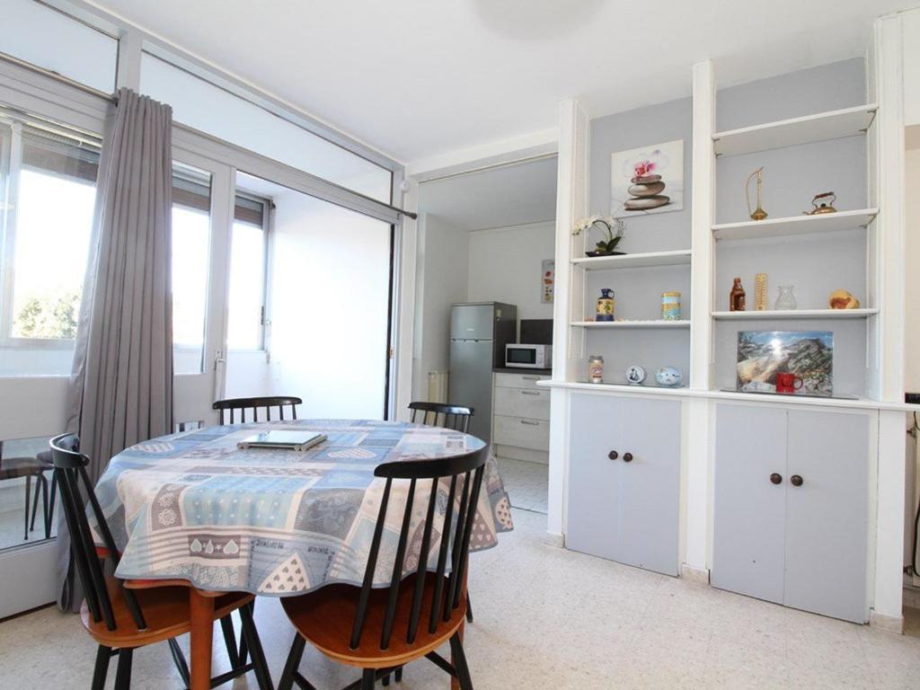 Bel Appartement T2 avec Loggia à 2 Min des Thermes, Wi-Fi, Classé 2 Étoiles - FR-1-553-211 - 2