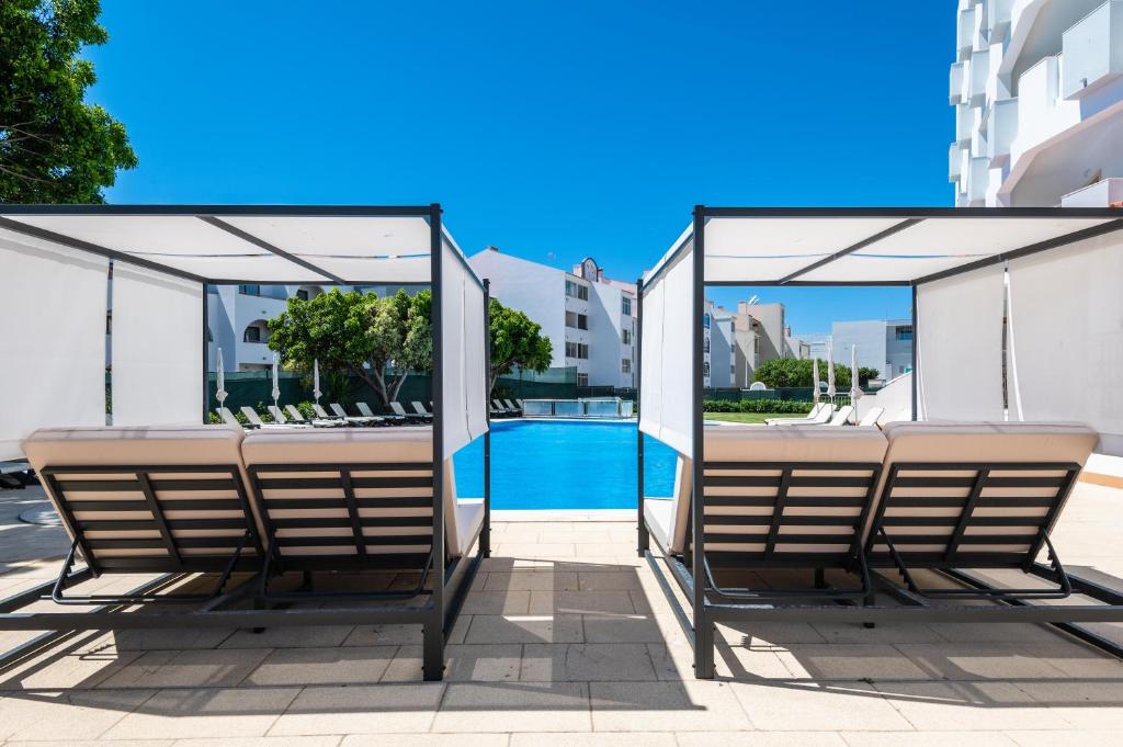 Emeralds Albufeira by DK Stays — Swimming pool in Albufeira, Faro