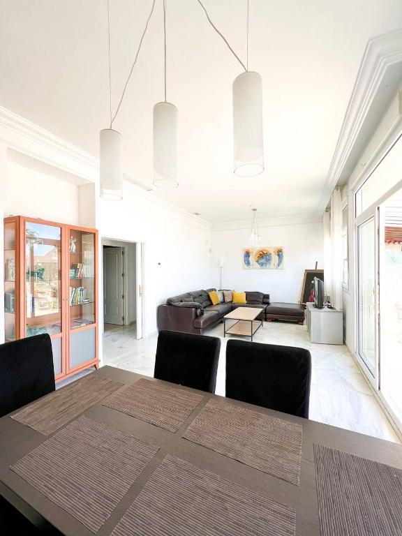Modern three-level apartment near the sea - 5