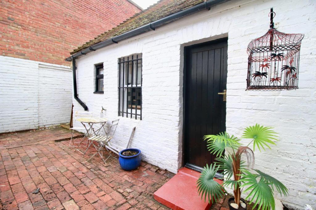 The Little Cottage By Air Premier, Seaford