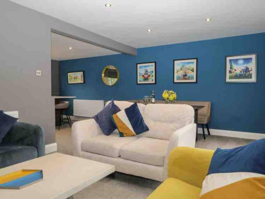 Quarry House,Chic and Quirky 3 Storey Home, Lake Access, Bowness-on-Windermere