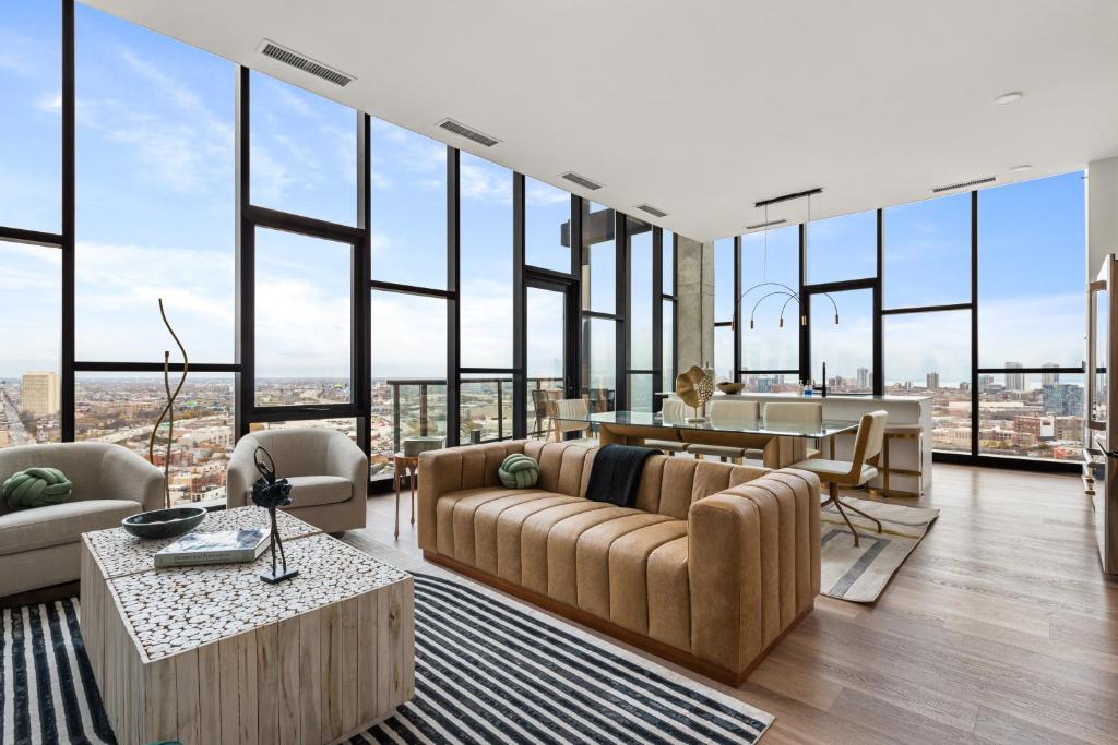 Avenir West Loop Penthouses with Iconic City Views, Chicago