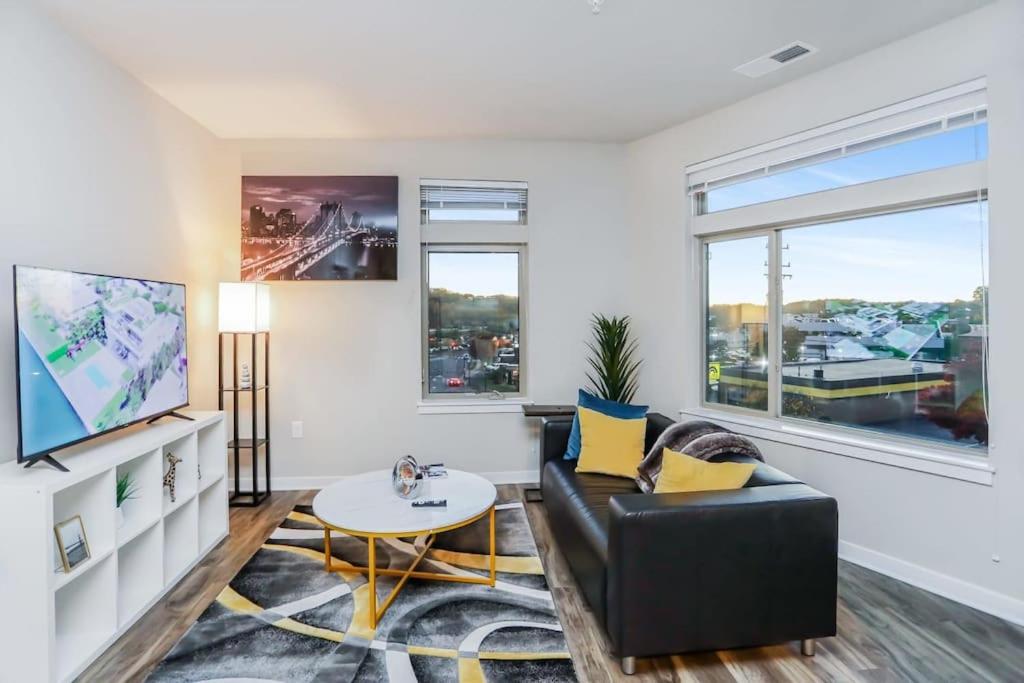 Panoramic street views Central Fairfax