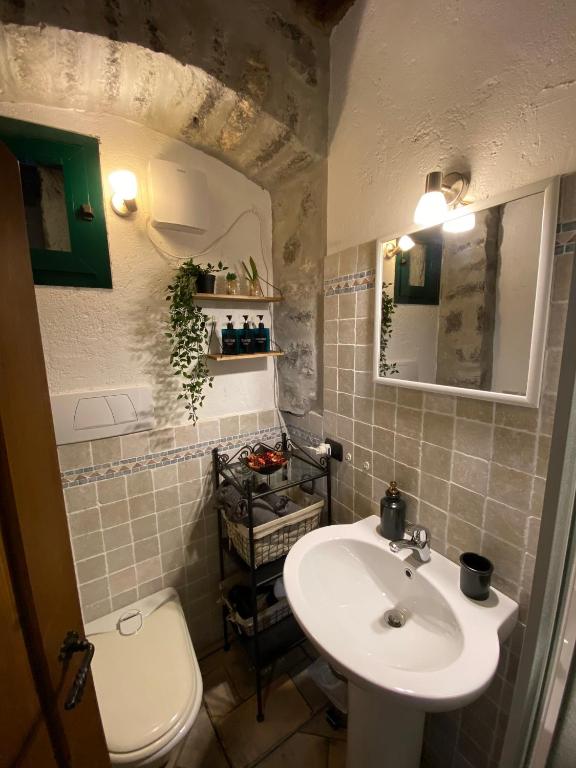La Casa nei Vicoli: in Centro a Due Passi dal Lago - 3
