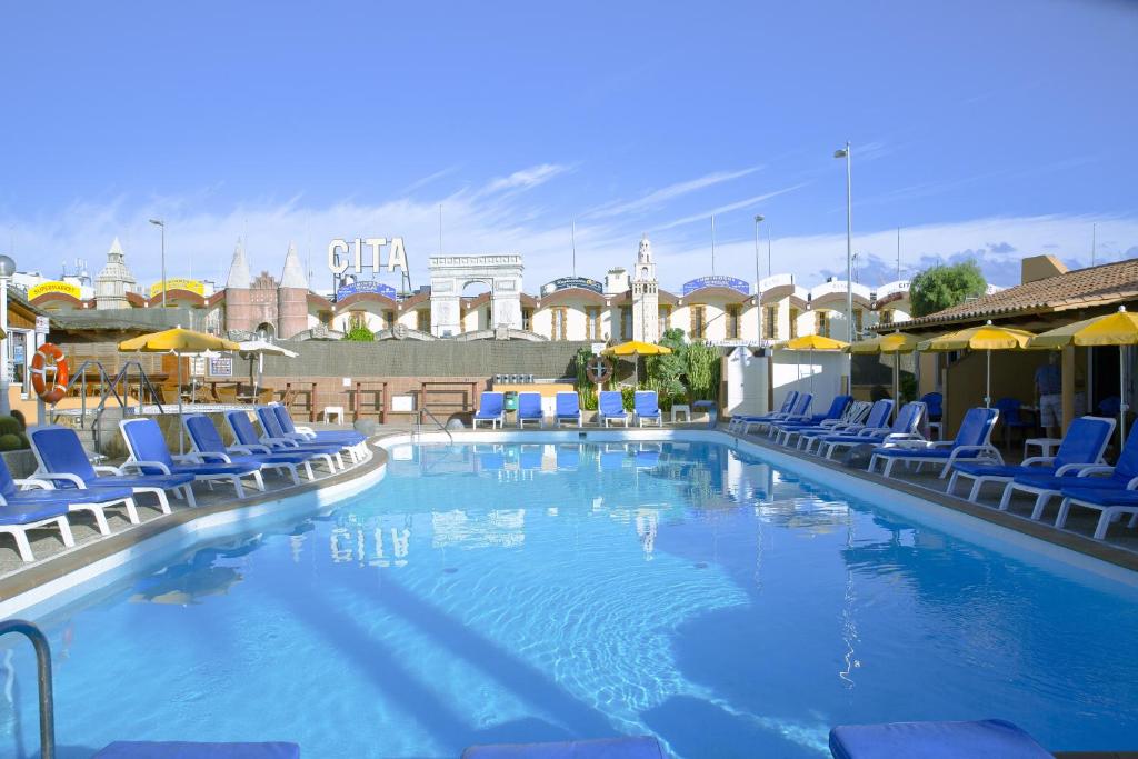Bungalows Los Almendros - Exclusive Vacation Club — Main photo in Playa del Ingles, Canary Islands