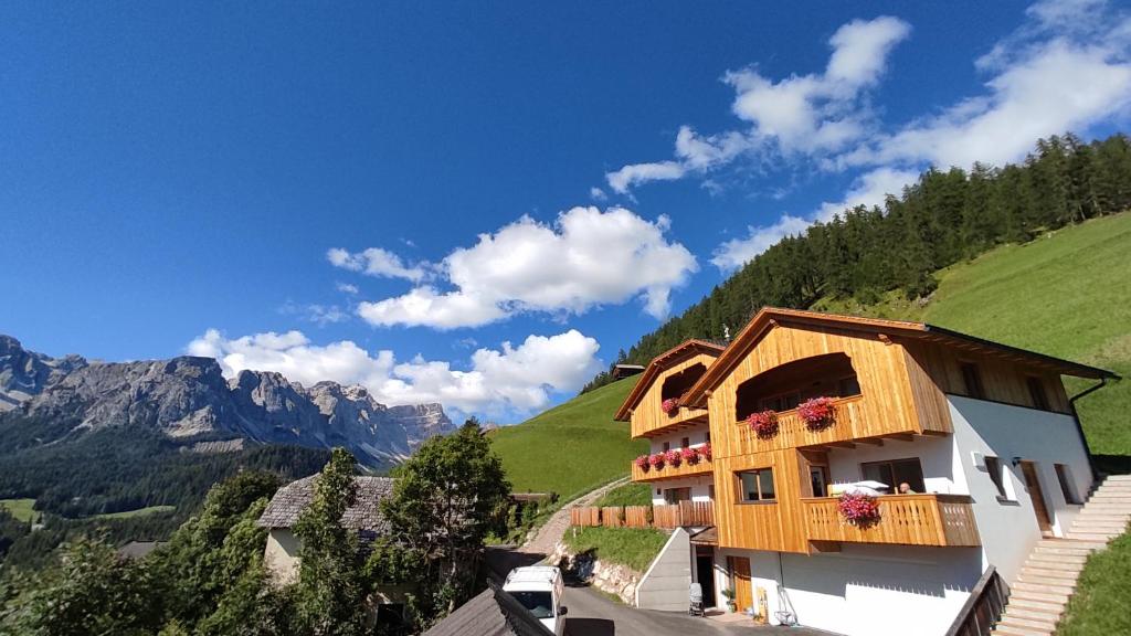 Lüch de Corona, Frena