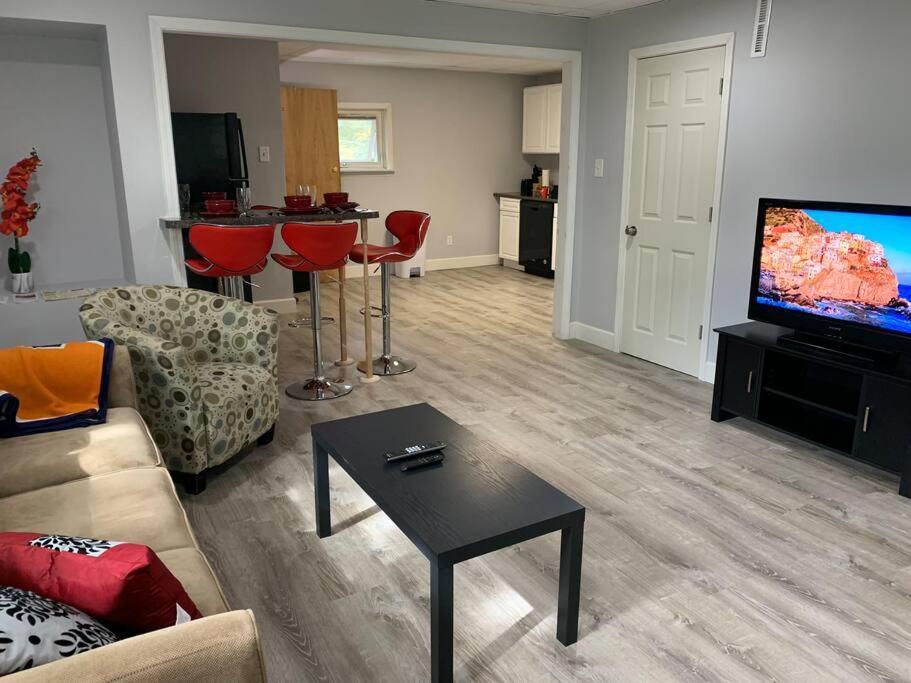 Entire Condo Minutes from Niagara Falls (USA)