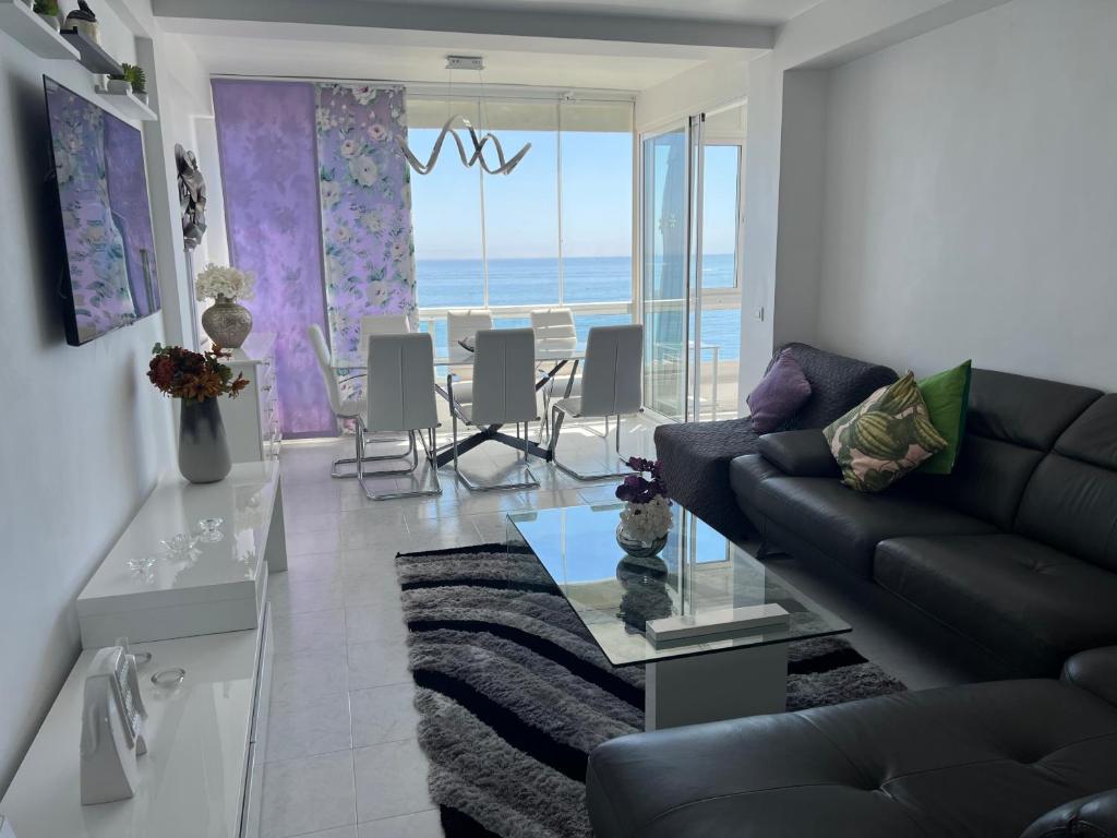 El Cisne en la playa, Benalmádena