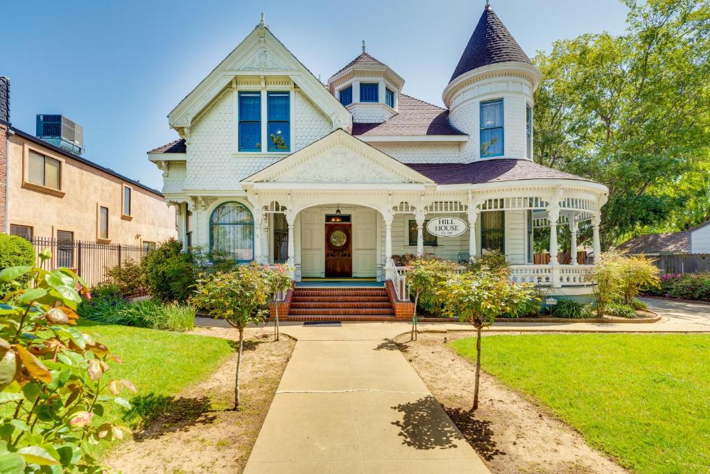 Queen Anne Victorian Home Less Than 1 Mi to Downtown Lodi!