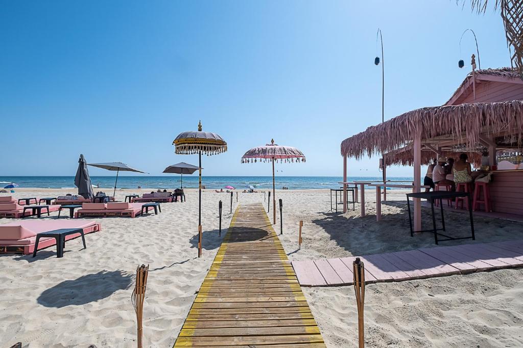 On Hotels Oceanfront Adults Designed photo
