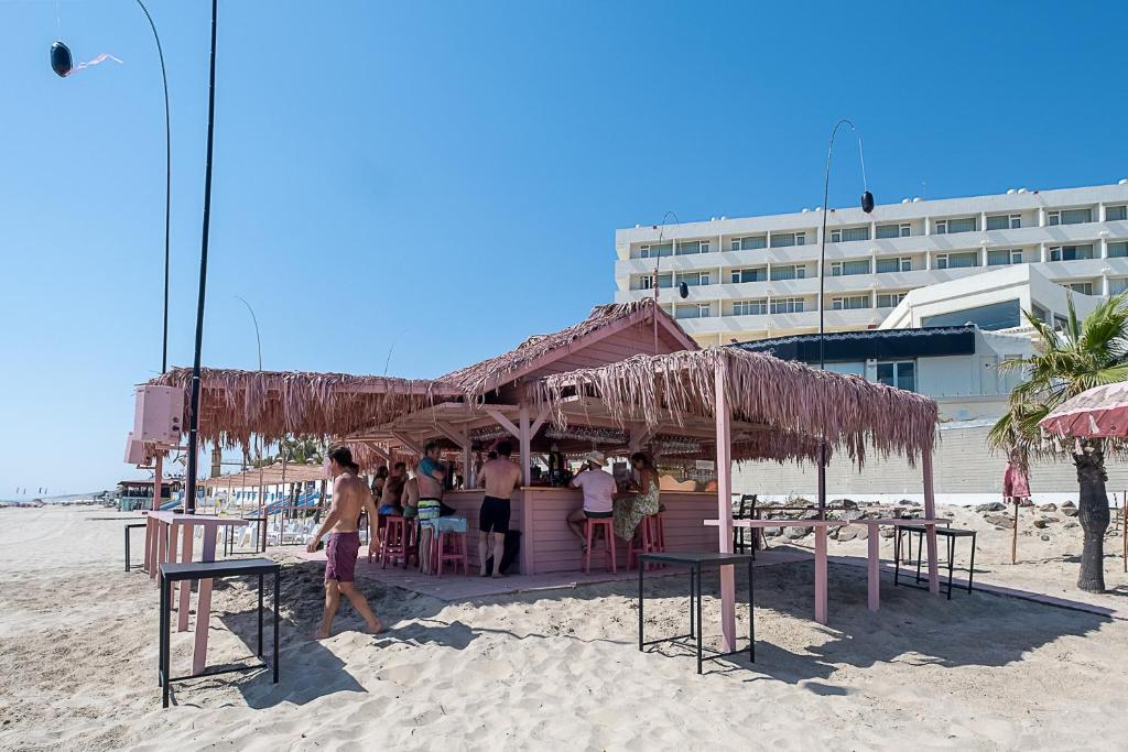 On Hotels Oceanfront Adults Designed photo