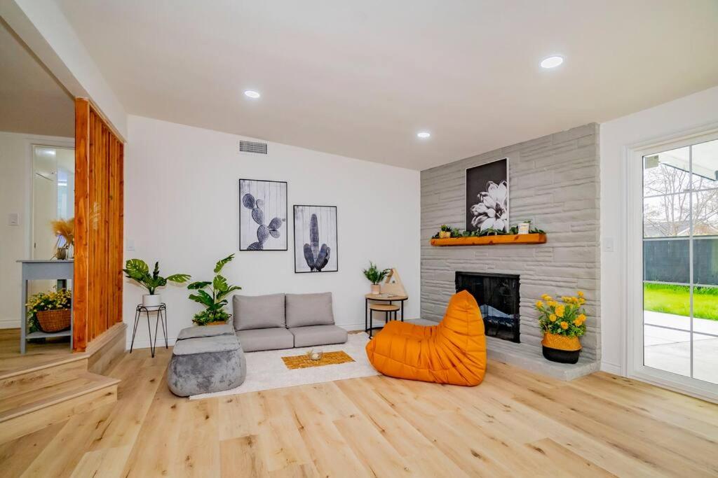 4B2B Comfy House with view