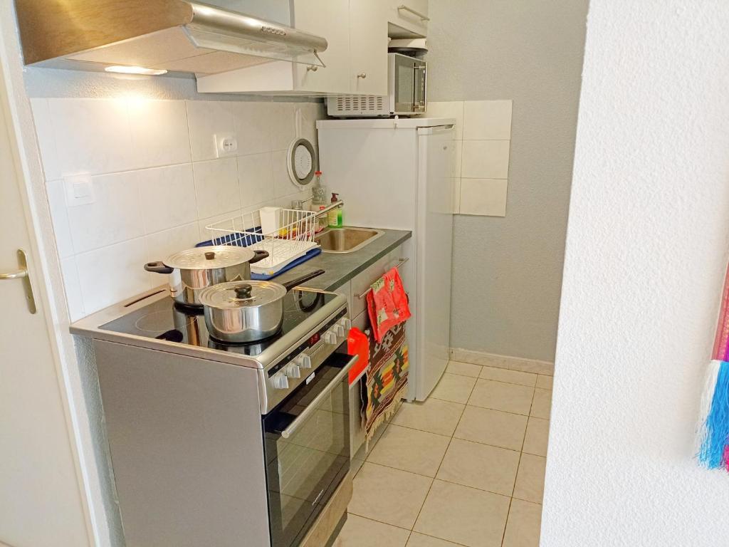 Charmant T2 cabine à Sète avec loggia et parking privé - FR-1-338-450 - 3