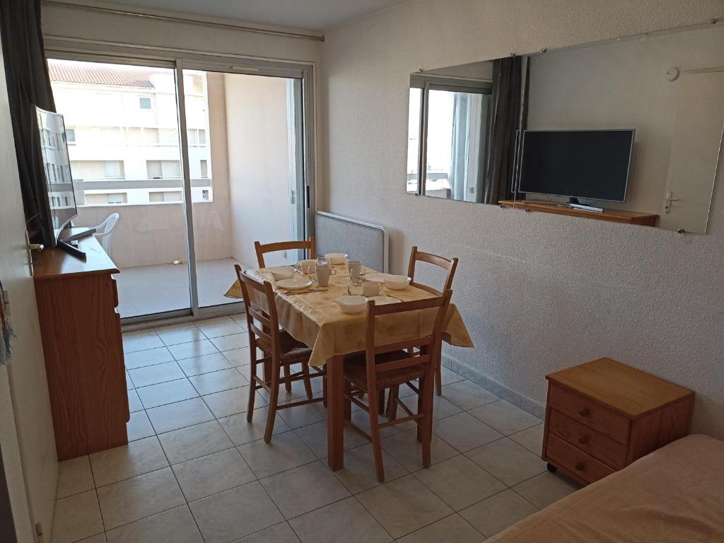 Charmant T2 cabine à Sète avec loggia et parking privé - FR-1-338-450 - 4