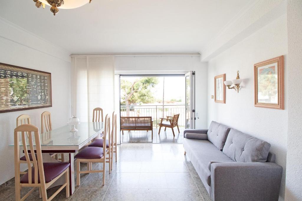 Global Vacacional, Apartamento con terraza y piscina a un paso de la playa - 5