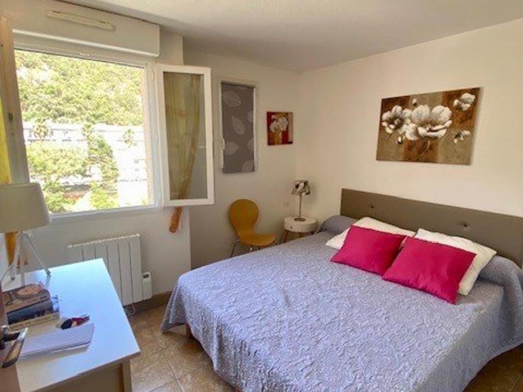 Charmant F2 à Amélie-les-Bains avec parking, ascenseur et équipements complets - 1
