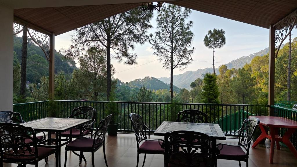 Pineland Resorts & Chalets Kasauli photo