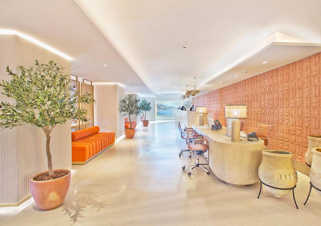 Sunset Beach Club Hotel Apartments — Hotel building in Benalmadena, Andalusia