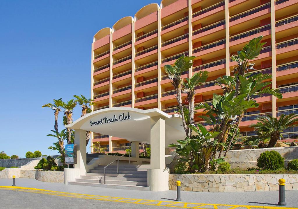 Sunset Beach Club Hotel Apartments — Hotel building in Benalmadena, Andalusia