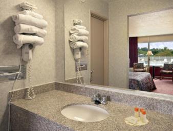 Days Inn by Wyndham St Clairsville photo