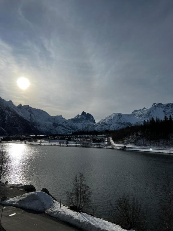 Frichs Ekspress Andalsnes photo