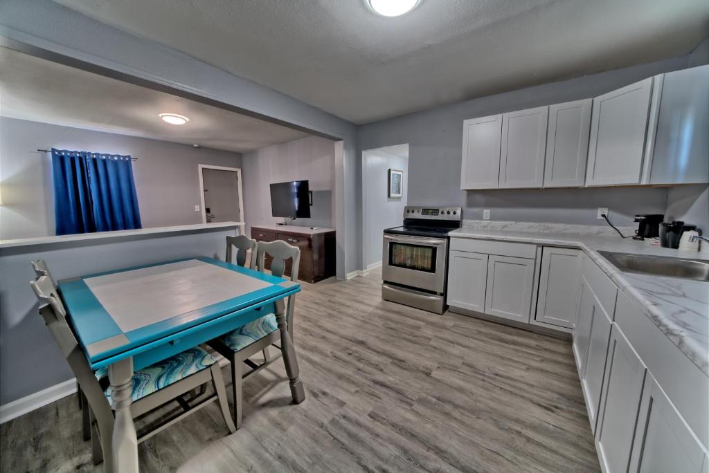 Kitchen, Aqua View Motel in Panama City (FL)
