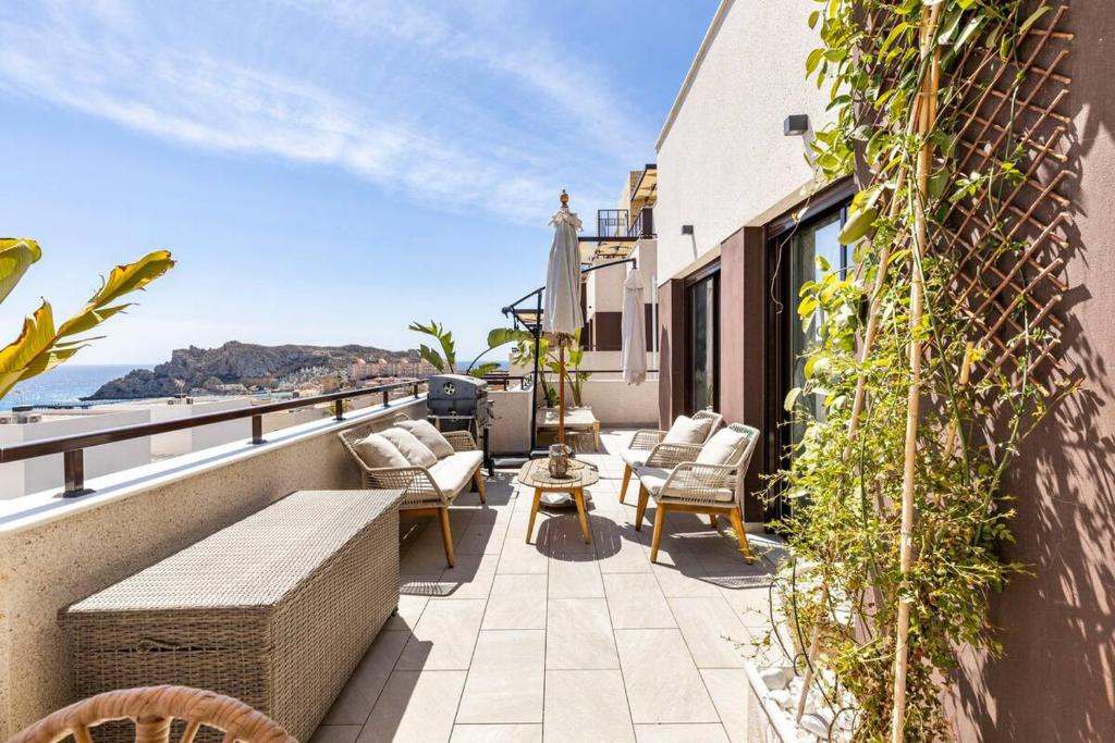 Luxury Designer Apartment - Unbeatable Sea Views - 5