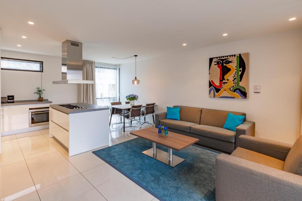 Black Pearl Apartment Hotel