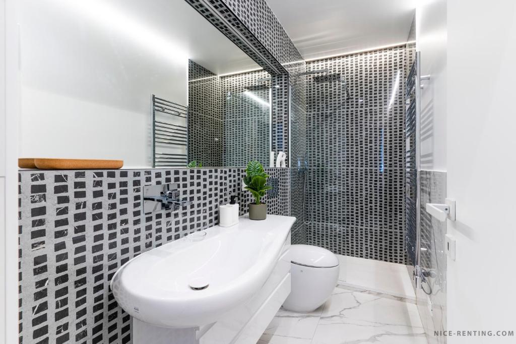 Nice Renting - BAVASTRO - Luxurious Loft - 2 BedRoom - AC - Balcony - Trendy Neighborhood - 3