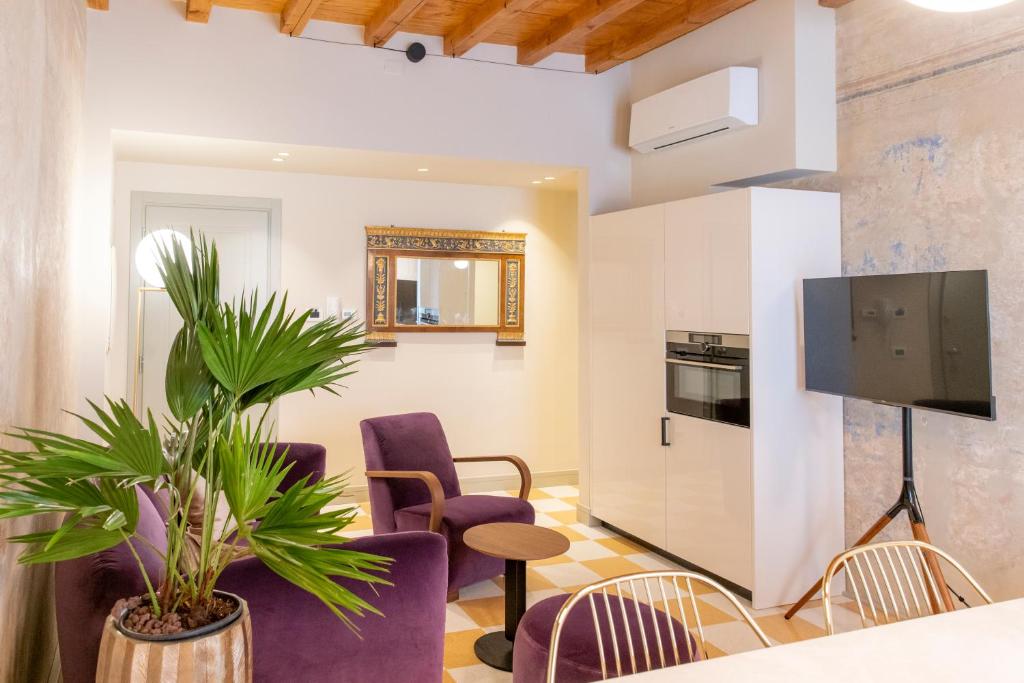 Palazzo Scappi Gardi Luxury Apartments - 5