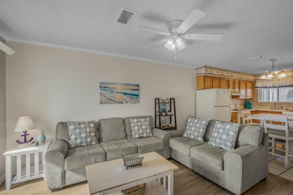 Las Palmas 221 by Vacation Homes Collection, Gulf Shores