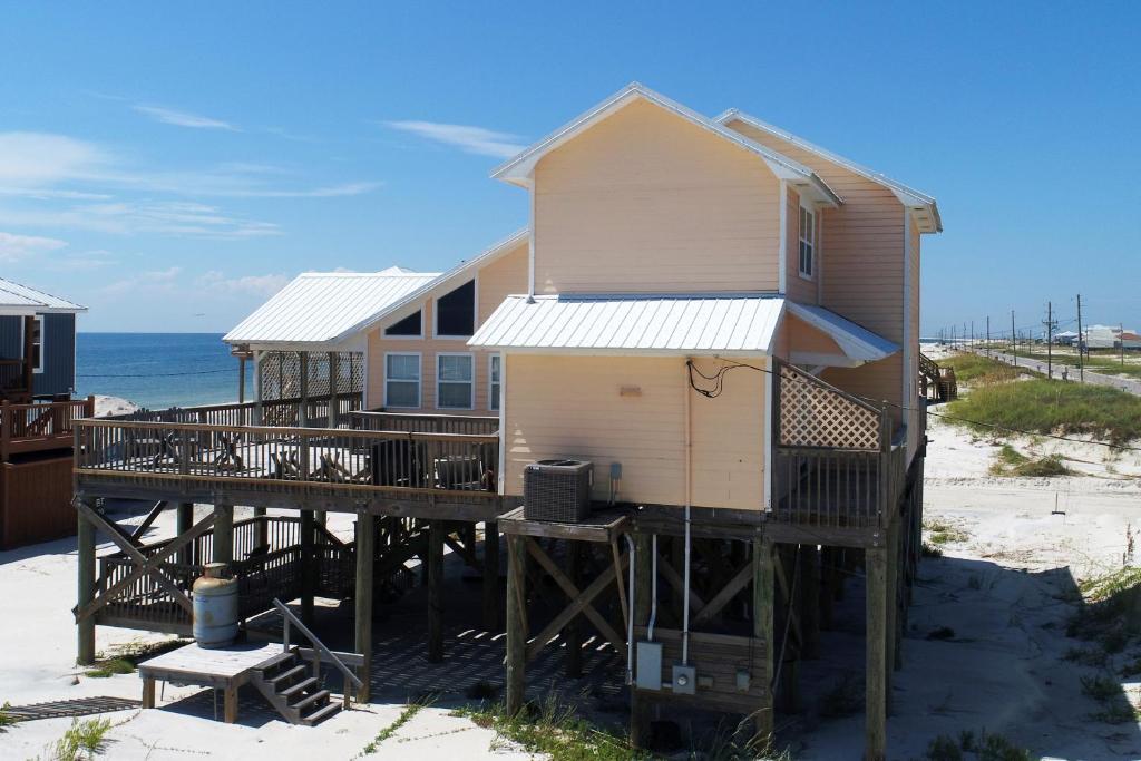 Mack & DD's, Dauphin Island