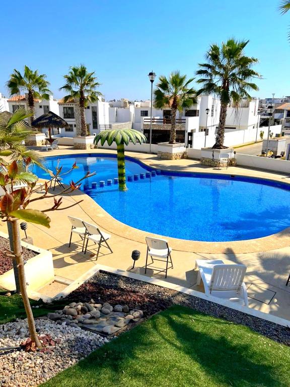 Excelente Casa en Zona de Cerritos en Frente a Alberca - Azul Pacífico I - 1