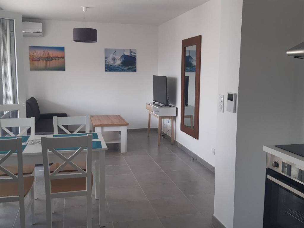 Beau T2 climatisé pour 4 pers avec parking, proche plage à Port Leucate - FR-1-727-6 - 1