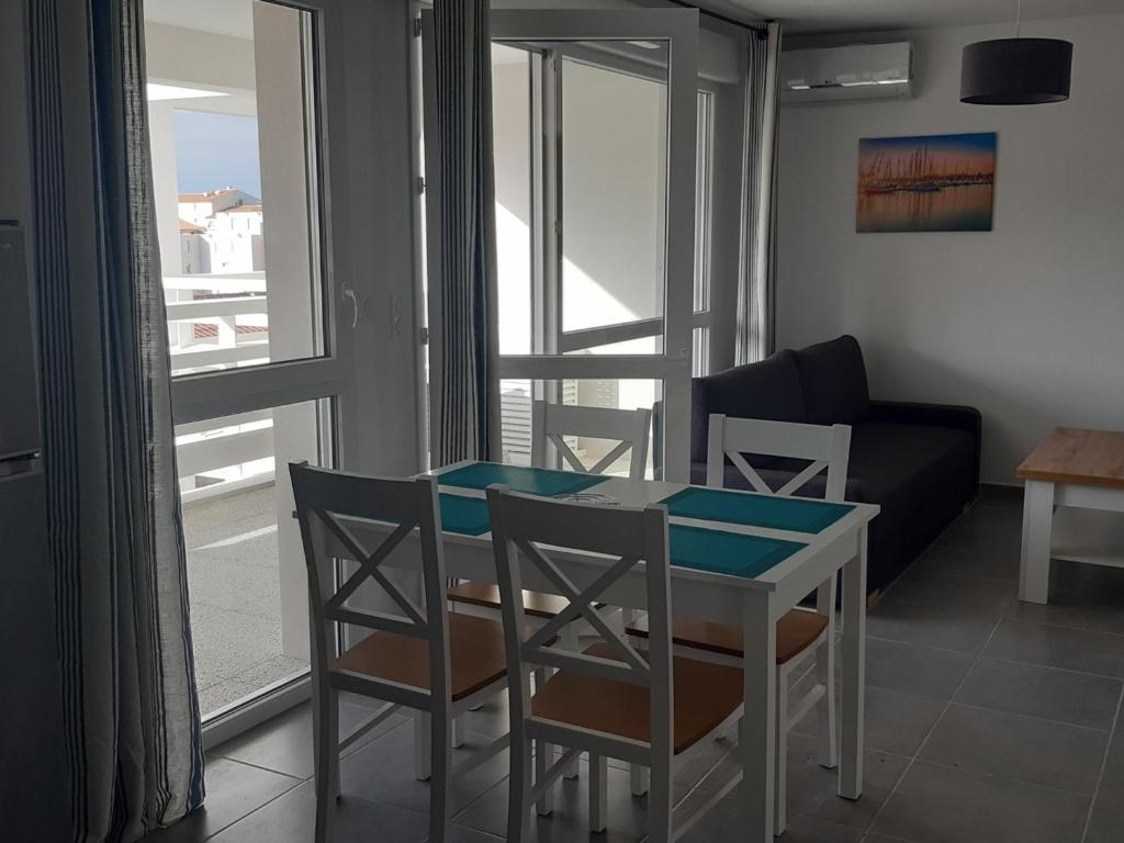 Beau T2 climatisé pour 4 pers avec parking, proche plage à Port Leucate - FR-1-727-6 - 2