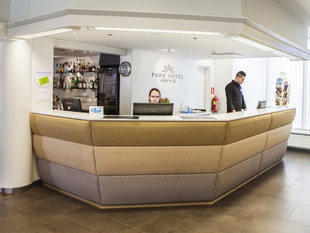 Front desk [24-hour]