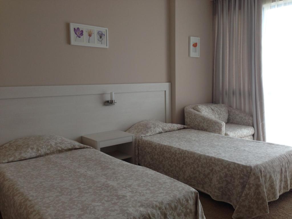 Sineva Beach Hotel - All Inclusive — Hotel rooms in Sveti Vlas, Burgas Region
