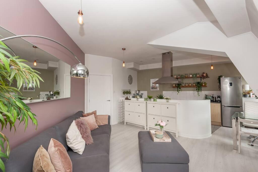 Pass the Keys Shoppers Oasis - Heart of Leeds City Centre, Leeds