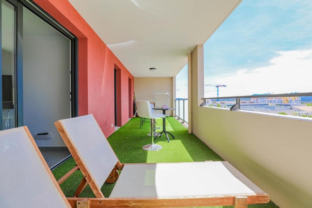 Appart 2 ch 70 m2 avec terrasse - Aix La Duranne