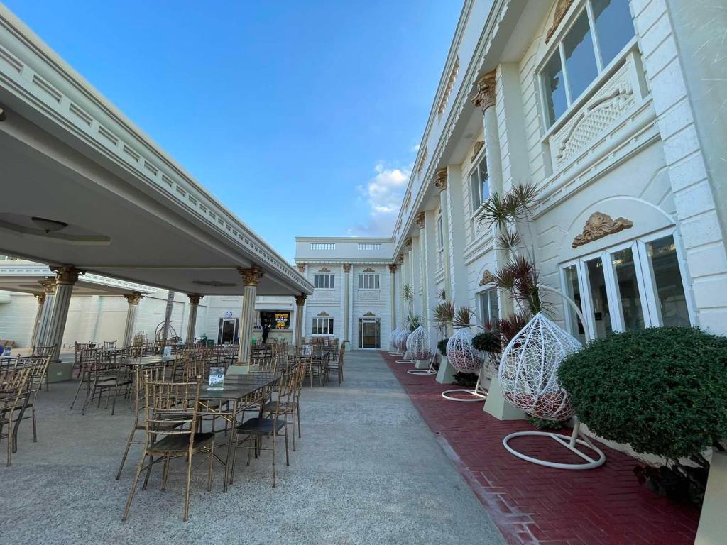 Exterior view, El Palacio Hotel & Resort in Cavite