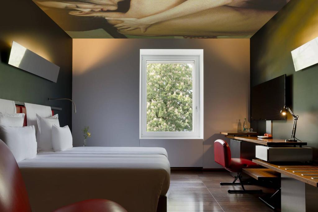 The Hotel Lucerne, Autograph Collection photo