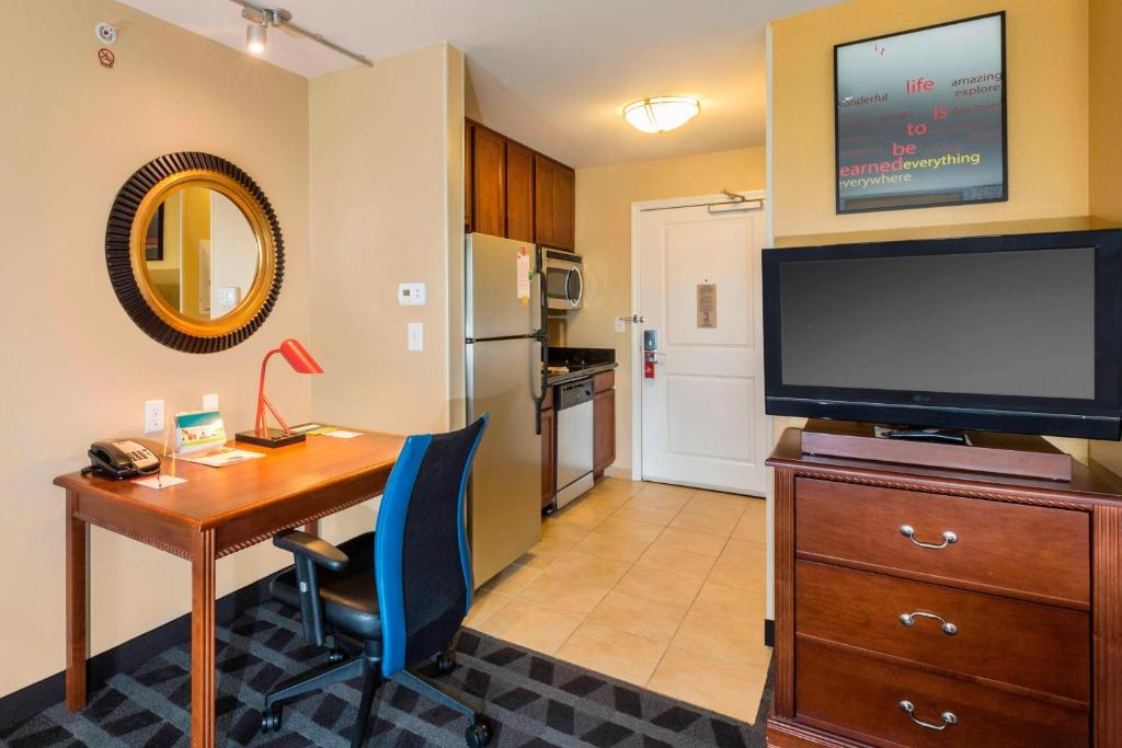 TownePlace Suites Houston North/Shenandoah photo